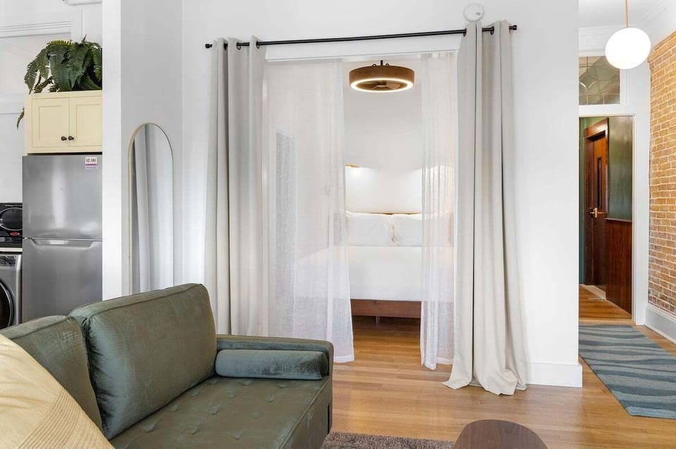 Apartment, 1 Queen Bed, Kitchen, City View (Kimball Apartment) | Interior