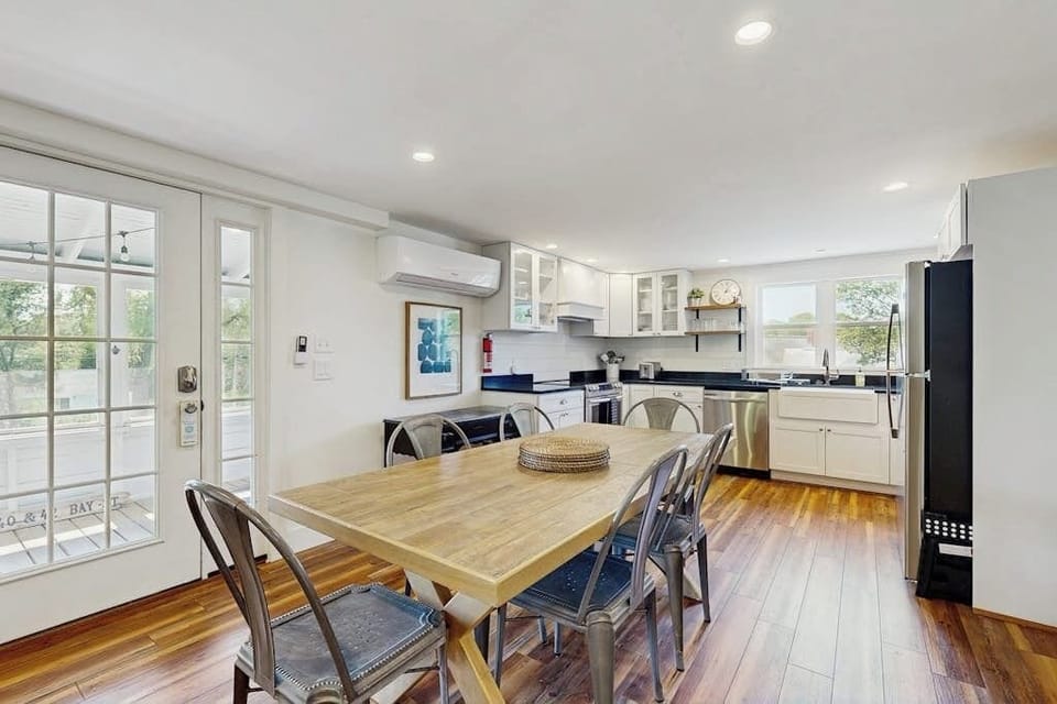 House, Multiple Beds, Kitchen (Bay Cottage) | 3 bedrooms, individually decorated, individually furnished, bed sheets