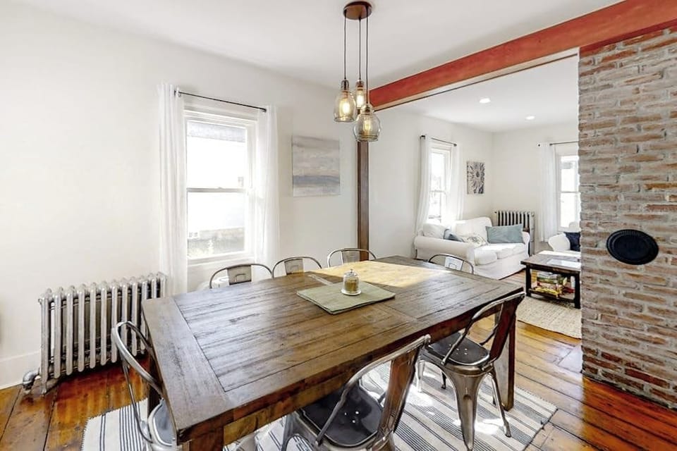 House, Multiple Beds, Garden View (Boothbay Cottage) | 3 bedrooms, individually decorated, individually furnished, bed sheets