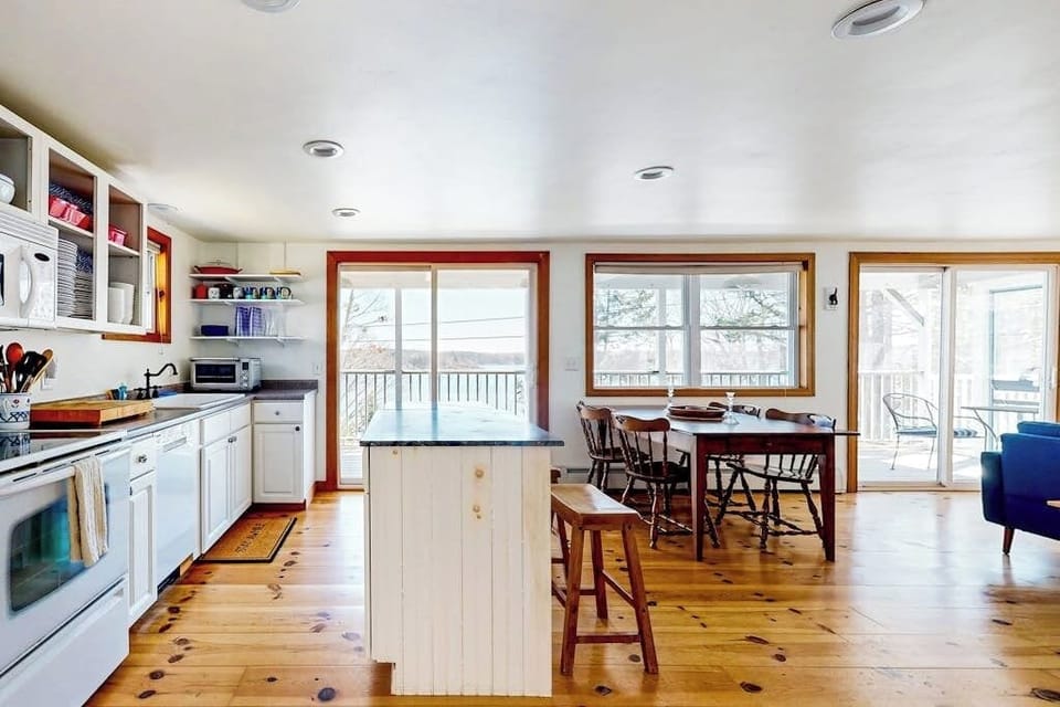 House, Multiple Beds (Damariscotta Vistas) | Private kitchen