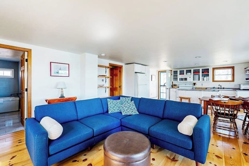 House, Multiple Beds (Damariscotta Vistas) | Living area