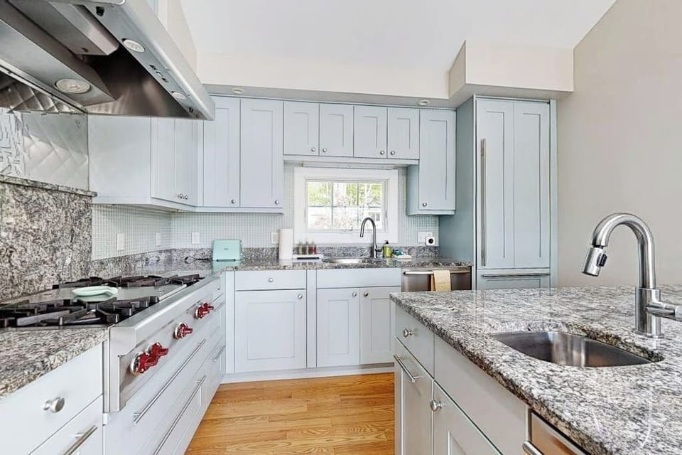 House, Multiple Beds, Garden View (Edgecomb Riverhouse) | Private kitchen