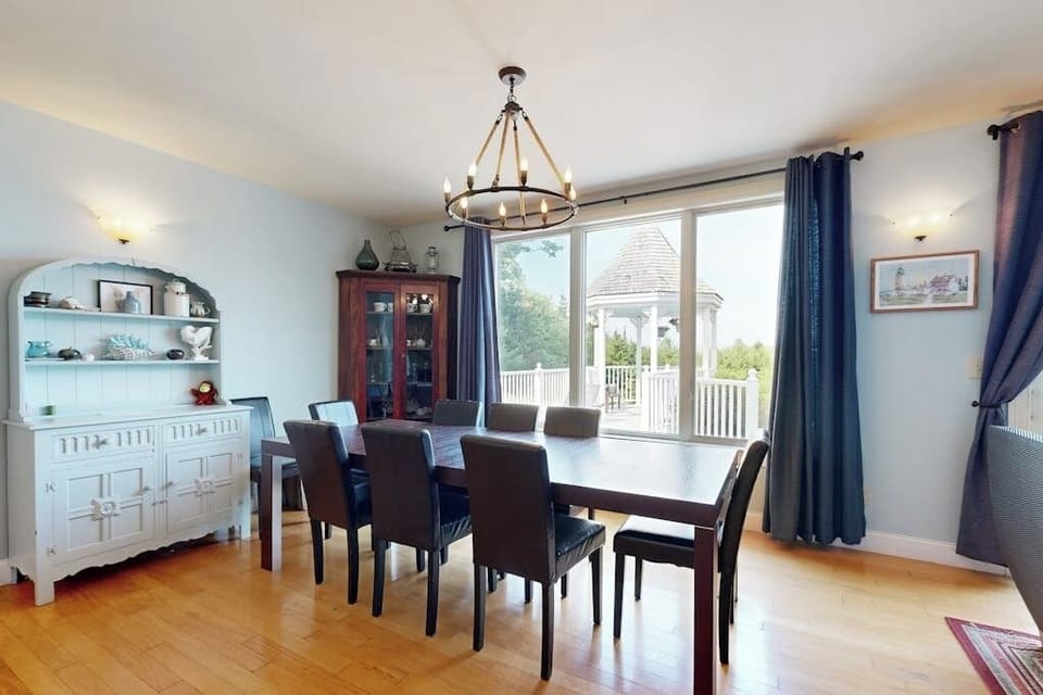 House, Multiple Beds (East Boothbay Gardens) | 4 bedrooms, individually decorated, individually furnished, bed sheets