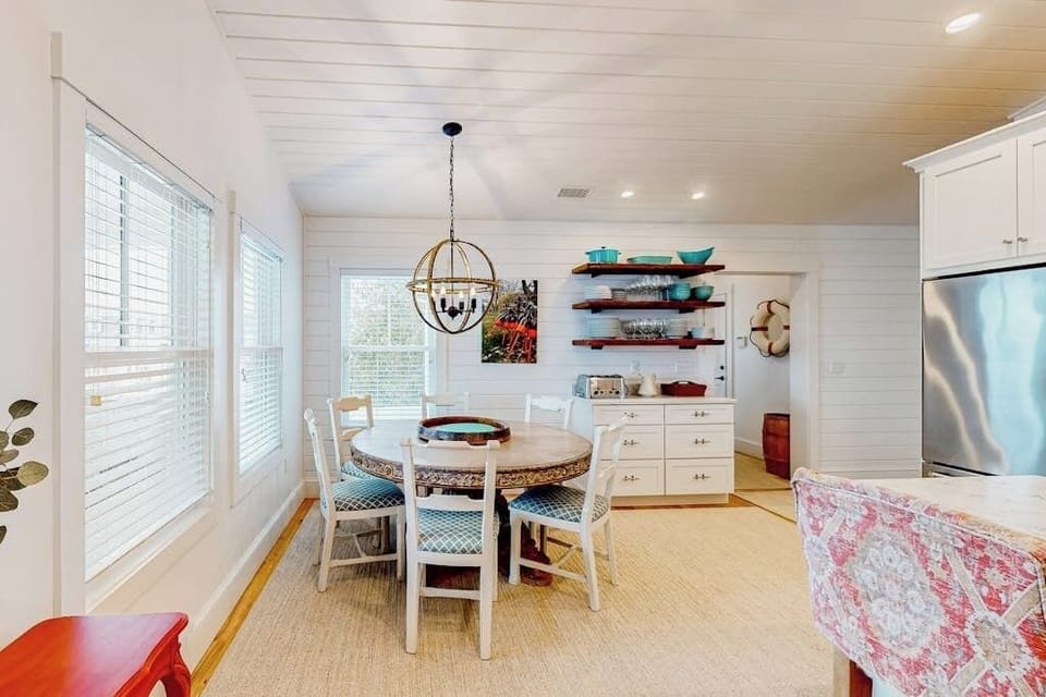 House, Multiple Beds, Garden View (Harbor's End, Unit A) | 3 bedrooms, individually decorated, individually furnished, bed sheets