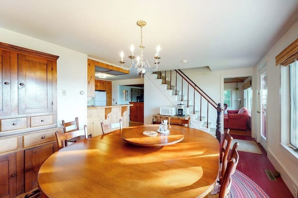 House, Multiple Beds (Heluvaspot) | 3 bedrooms, individually decorated, individually furnished, bed sheets