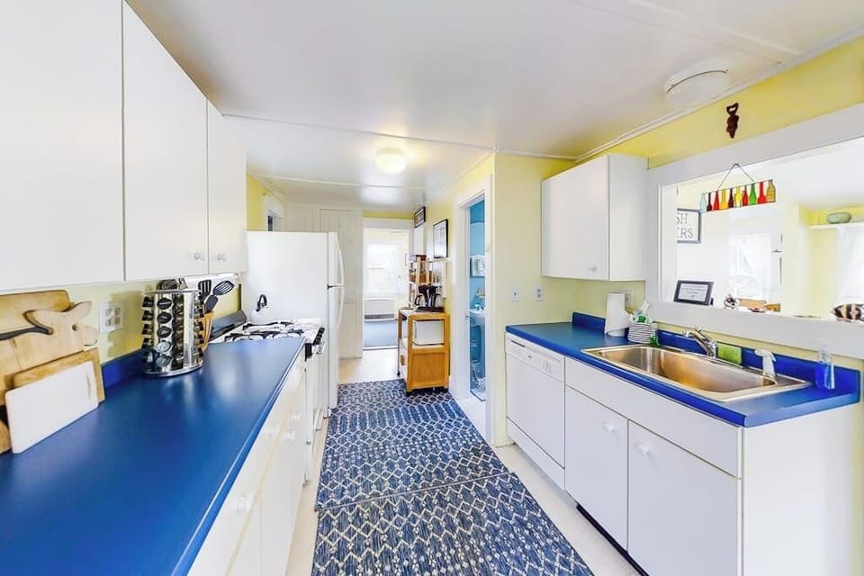 House, Multiple Beds, Garden View (Fisher Hill Cottage) | Private kitchen
