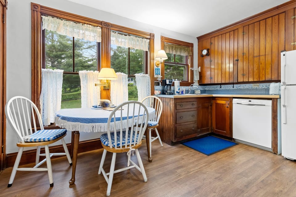 House, Multiple Beds (Maine Stay) | Private kitchen
