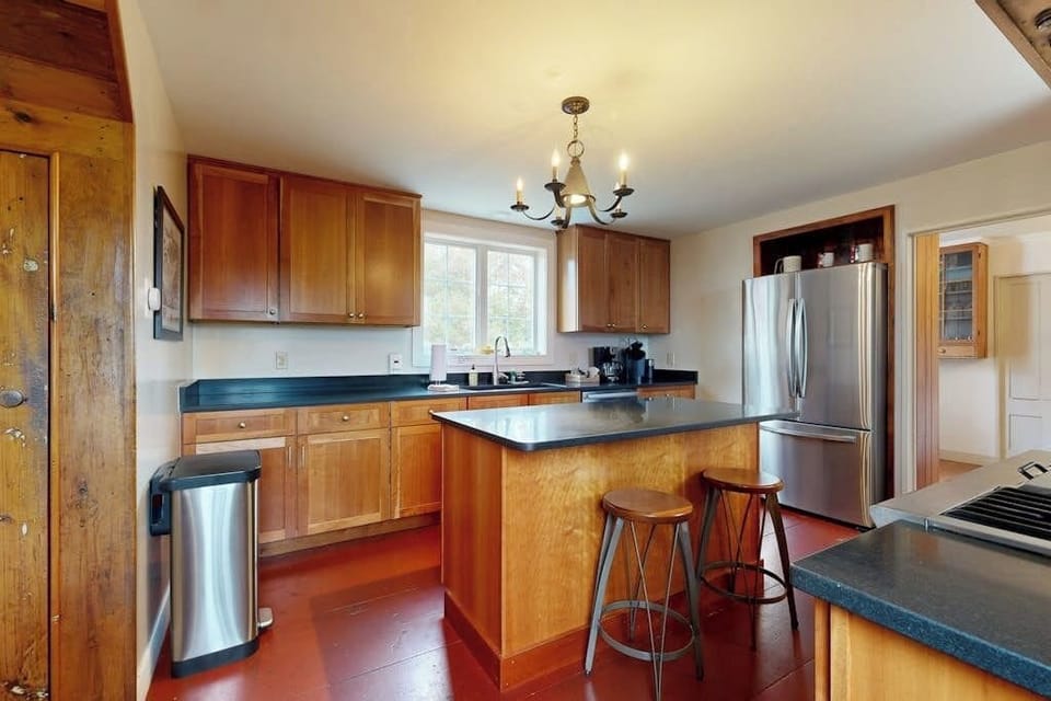 House, Multiple Beds (Boothbay Lookout) | Private kitchen