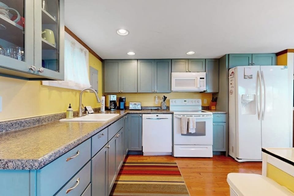 Cottage, 1 King Bed with Sofa bed (Reece Cottage) | Private kitchen