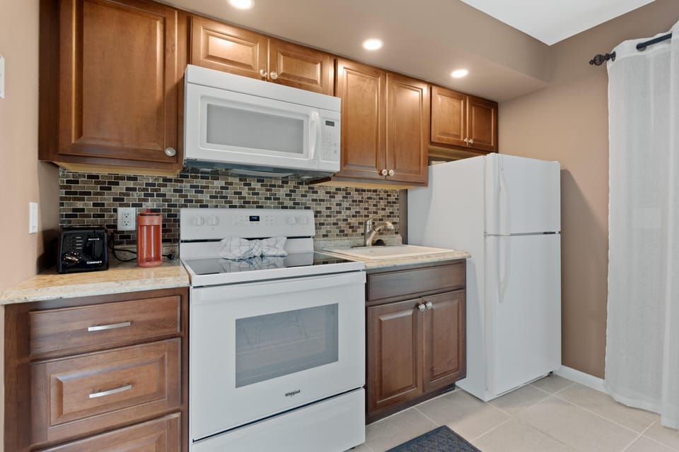 House, Multiple Beds (Widgeon Point) | Private kitchen