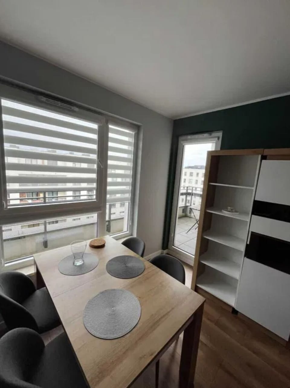 Classic Apartment, City View | Dining