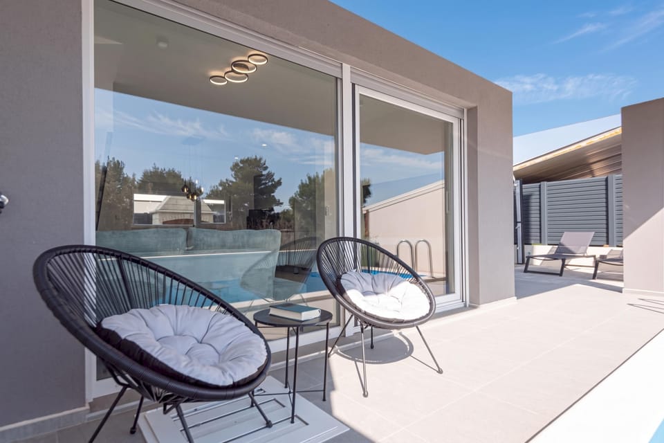 Standard Villa, 3 Bedrooms, 2 Bathrooms (Pool Villa Pomalo) | Balcony