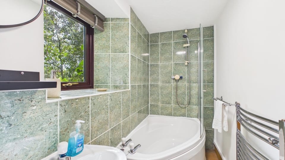 Hairpin Cottage - 2 Bed Holiday Home - Langland Cottage in The Mumbles