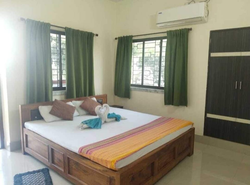 Deluxe Double Room, Balcony, Garden View | WiFi (free)