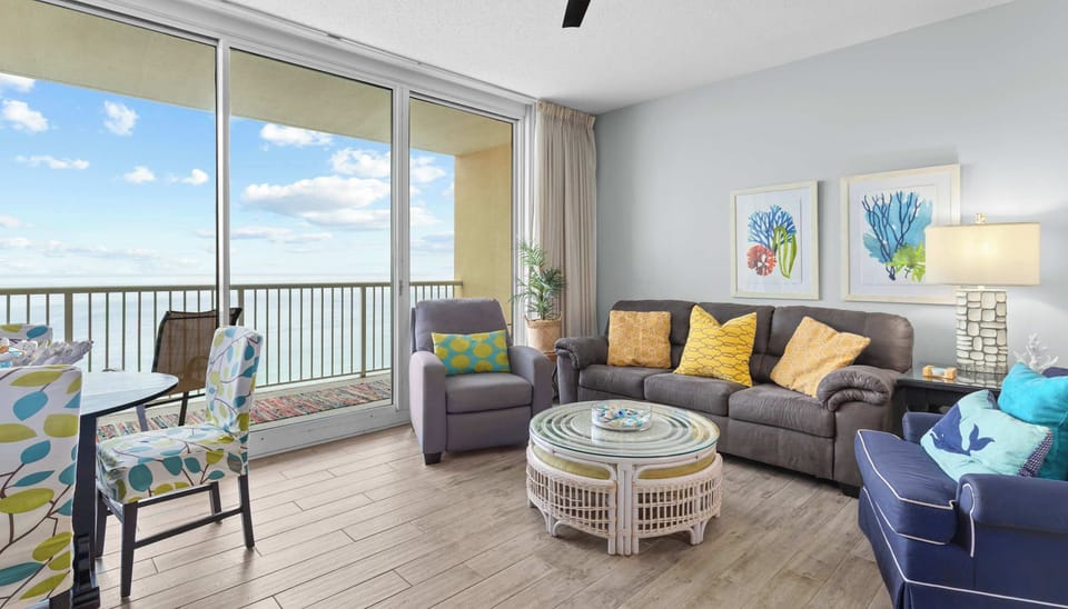 Condo, Multiple Beds, Beach View (Majestic View) | Living area