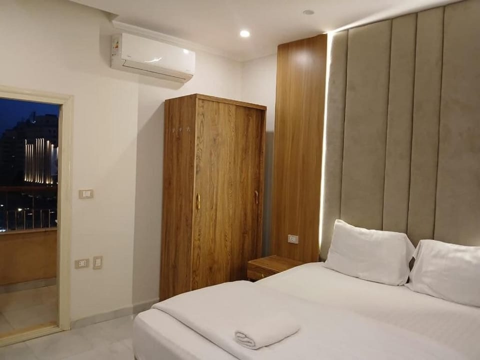 Deluxe Single Room | WiFi (free)