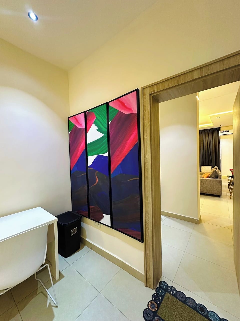 Deluxe Room, Balcony, City View | Interior