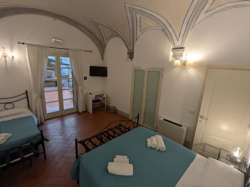 Deluxe Triple Room, Patio, Garden View | WiFi (free)