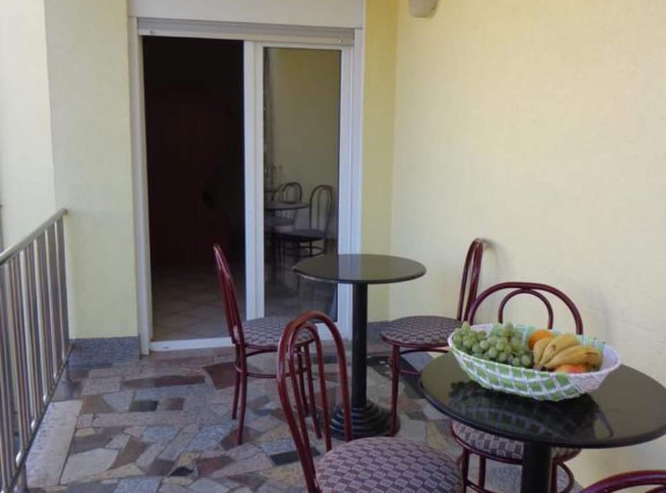 Apartment (One bedroom apartment with balcony (1) | Balcony