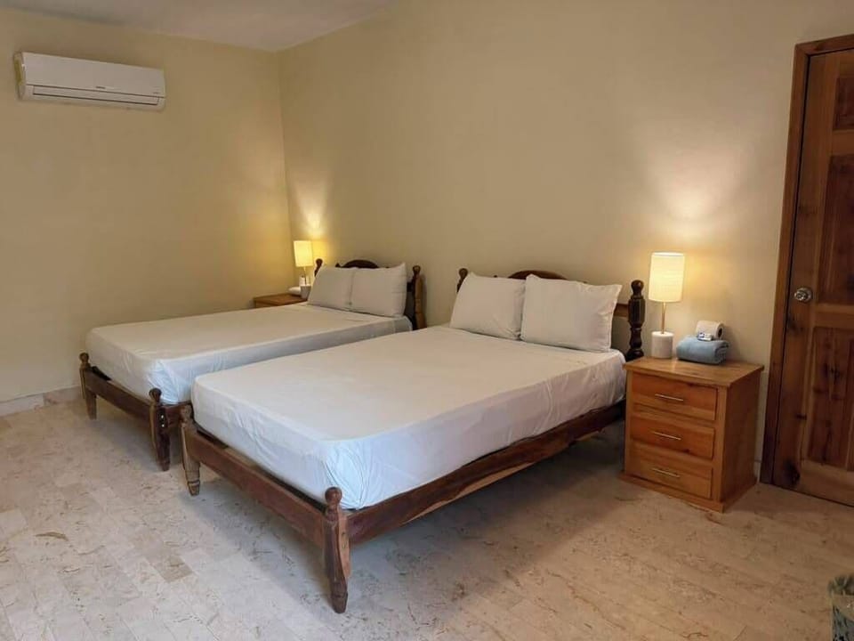 Standard Double Room | WiFi (free), bed sheets