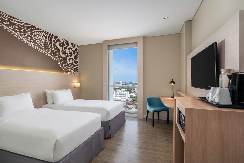 Classic Room, 2 Twin Beds | In-room safe, desk, blackout drapes, soundproofing