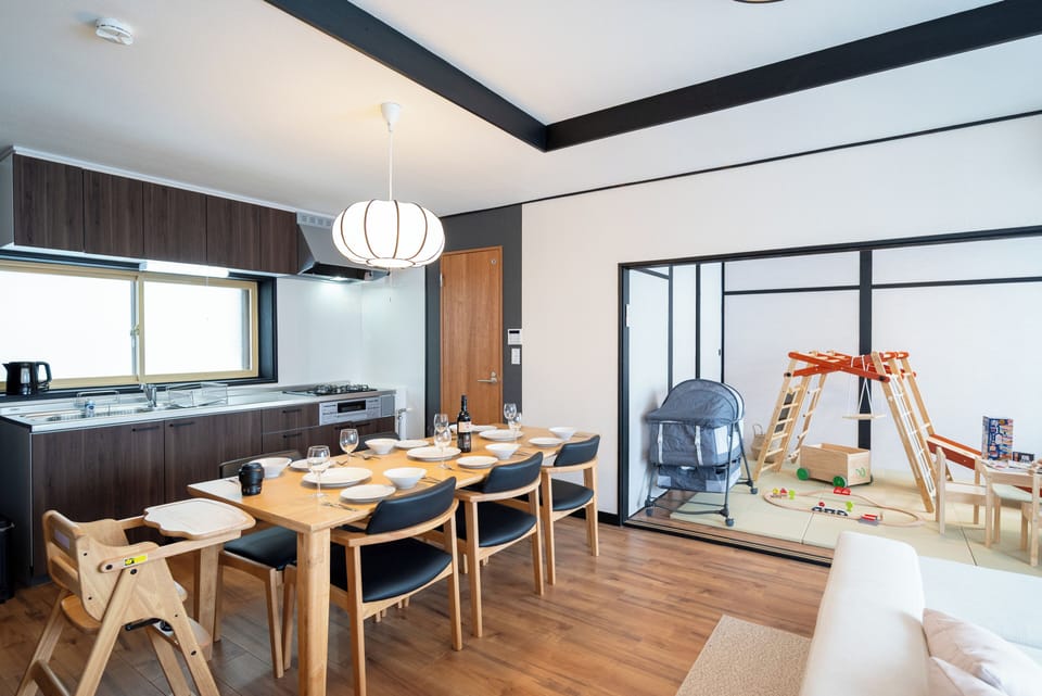 Basic House, 4 Bedrooms | Interior