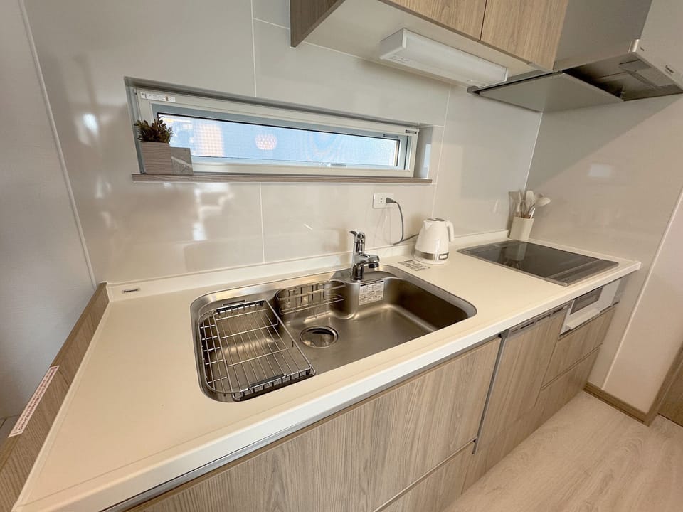 Basic House, City View | Private kitchen