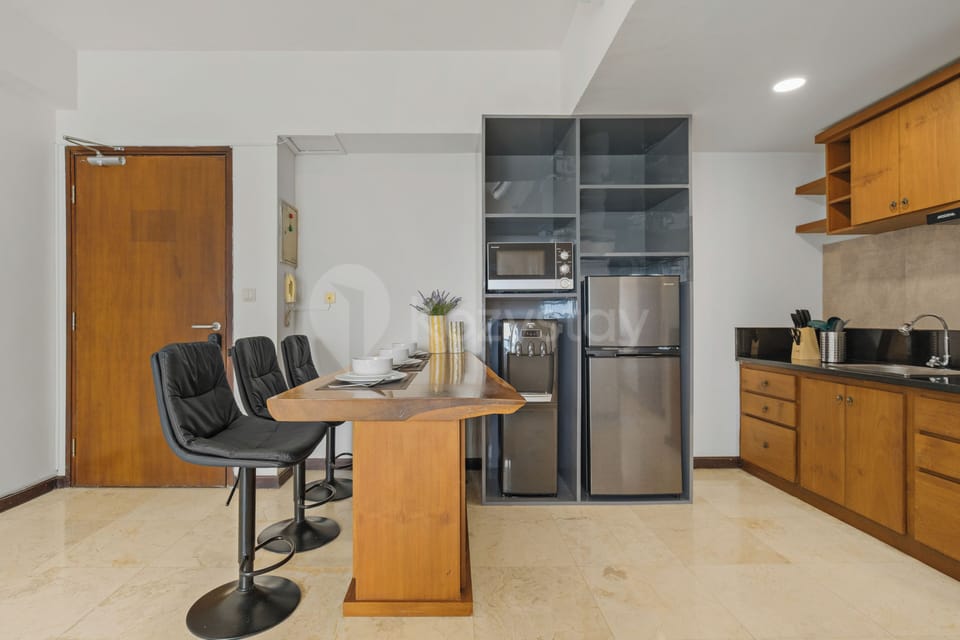 Apartment, 2 Bedrooms, City View | Dining room