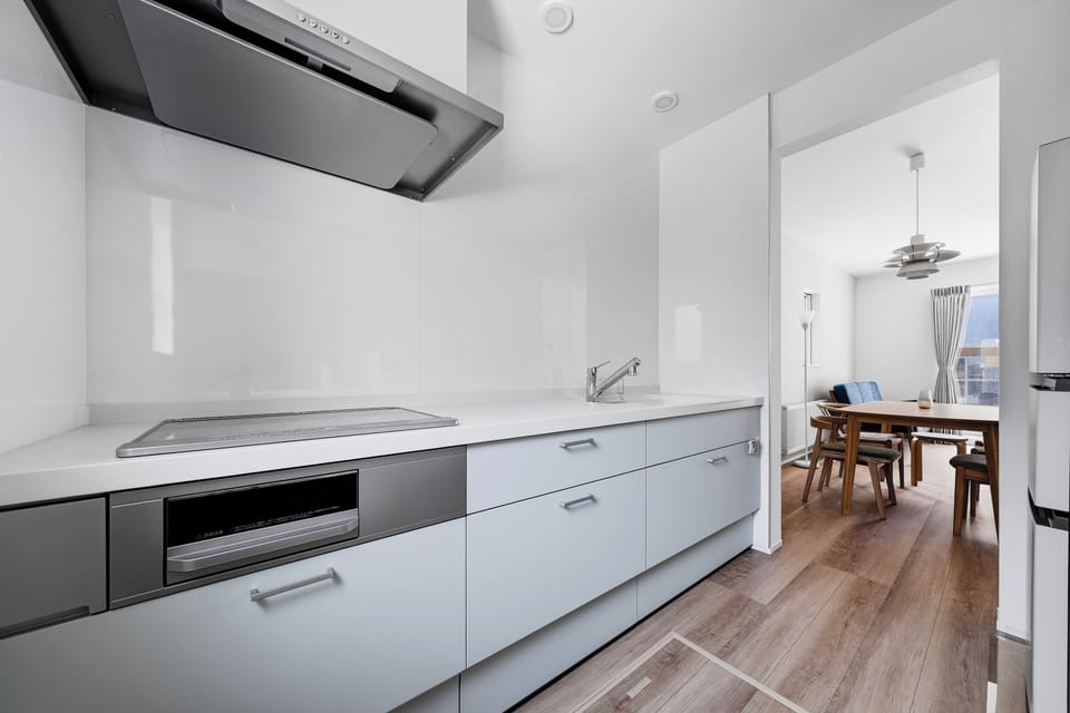 Apartment | Private kitchen | Coffee/tea maker, microwave, oven, stovetop