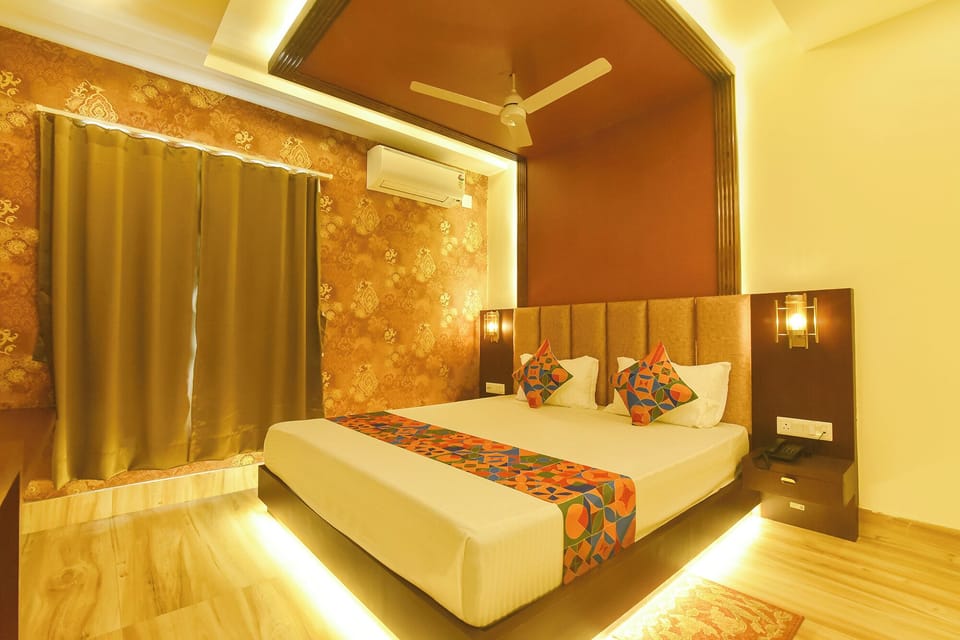 Premium Room | Egyptian cotton sheets, premium bedding, in-room safe, desk
