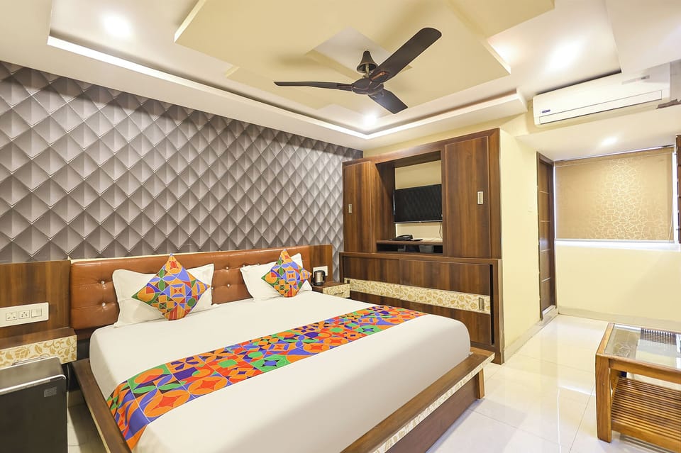 Egyptian cotton sheets, premium bedding, WiFi (free), bed sheets