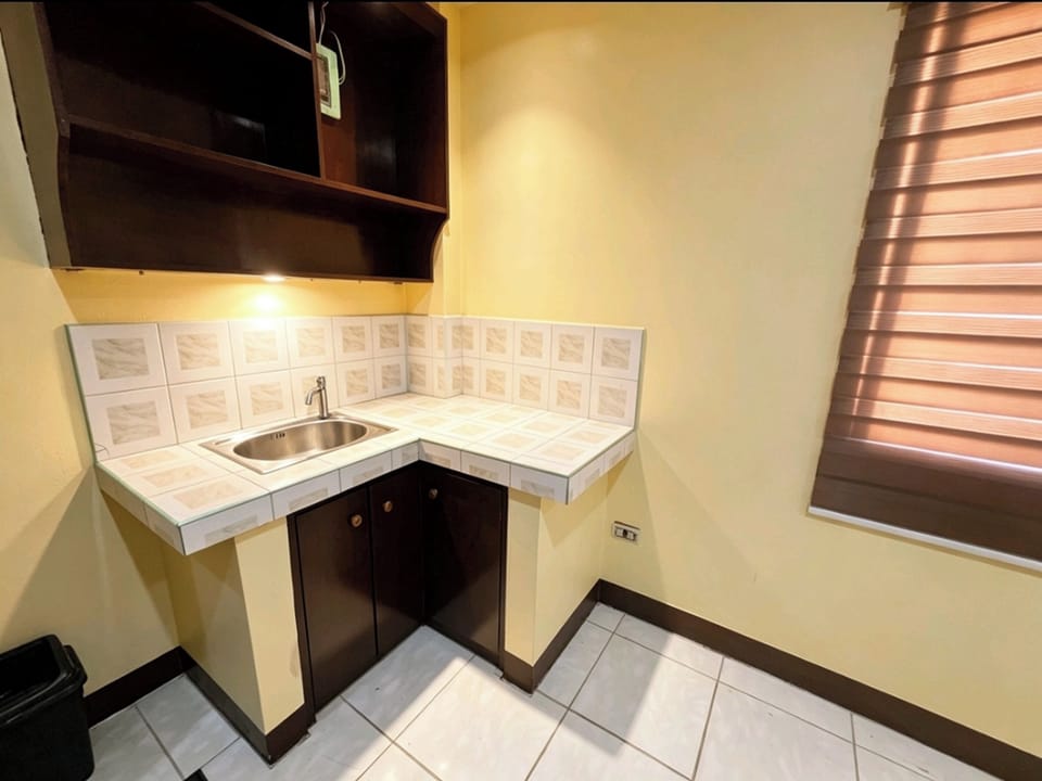 Standard Room | Desk, iron/ironing board (on request), WiFi (free)