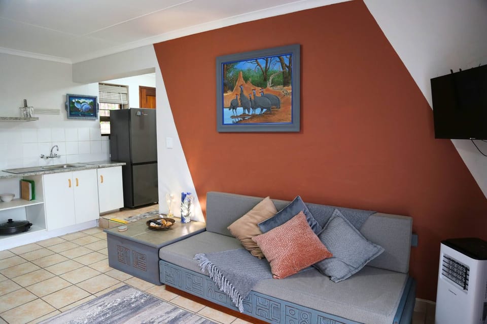 Apartment, 1 Bedroom, Accessible | Living room