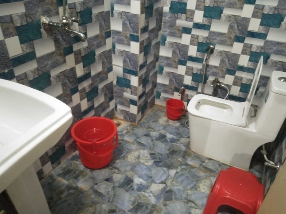 Deluxe Room | Bathroom | Shower, soap