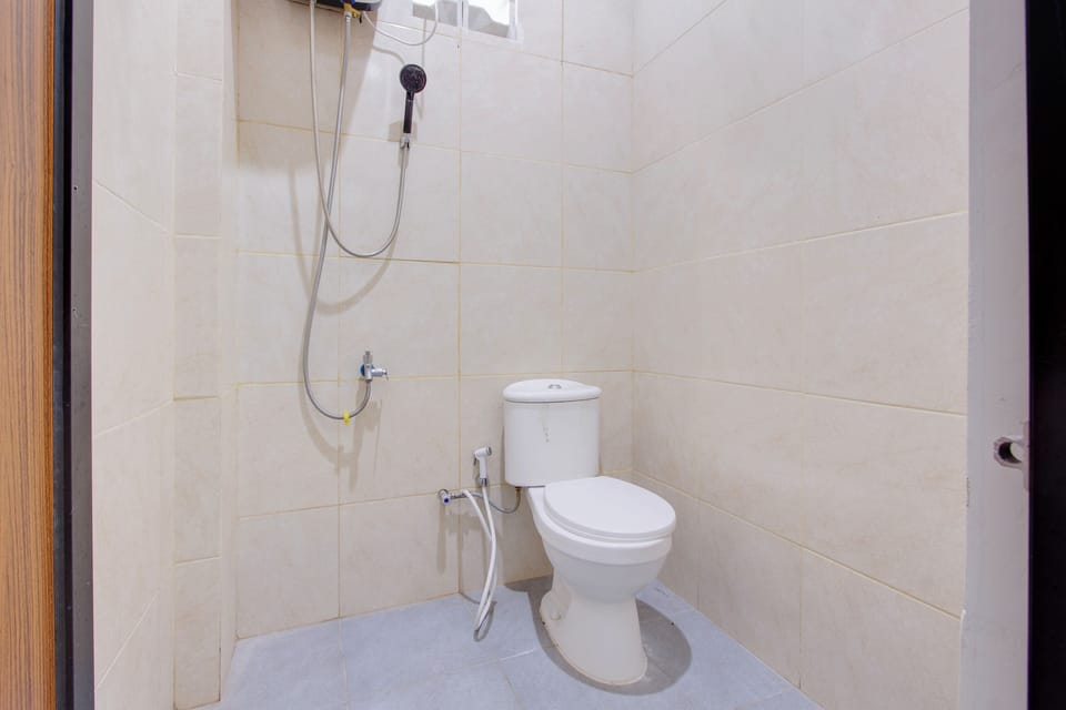 Deluxe Single Room | Bathroom | Shower