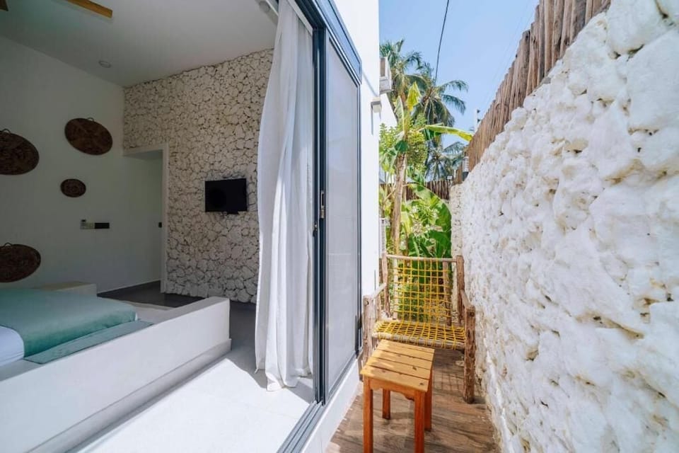 Double Room, Balcony, Garden View | In-room safe, blackout drapes, soundproofing