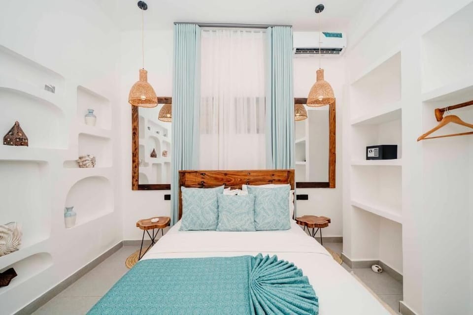 Double Room, Balcony | In-room safe, blackout drapes, soundproofing