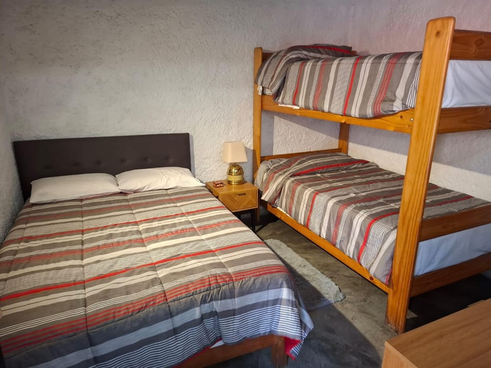 House | 3 bedrooms, high-speed internet