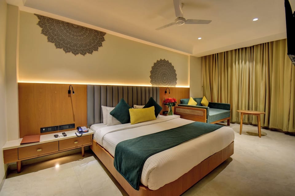 Superior Room | Desk