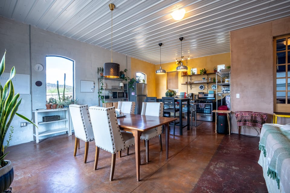 House, 1 Bedroom | Dining