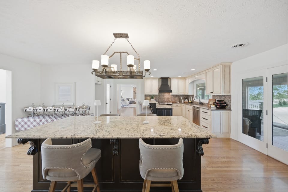 House, 5 Bedrooms | Dining