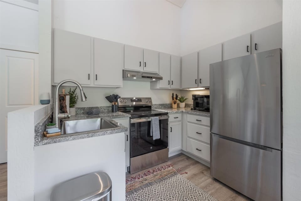 Condo, 2 Bedrooms | Private kitchen | Coffee/tea maker, fridge, oven, toaster
