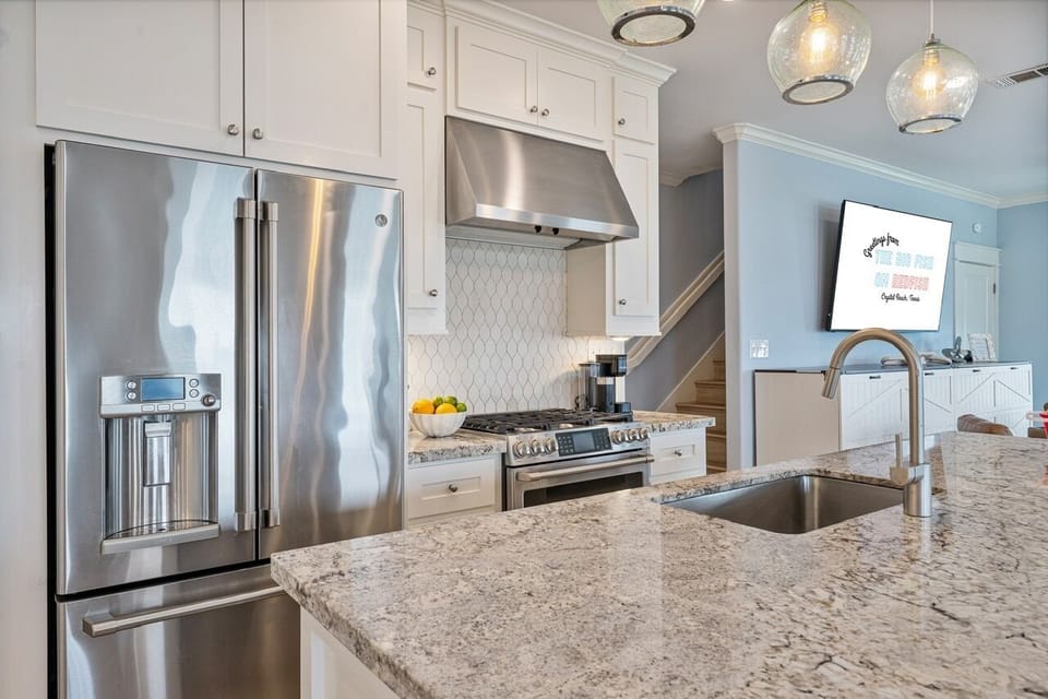 House, 4 Bedrooms | Private kitchen | Coffee/tea maker, fridge, oven, toaster