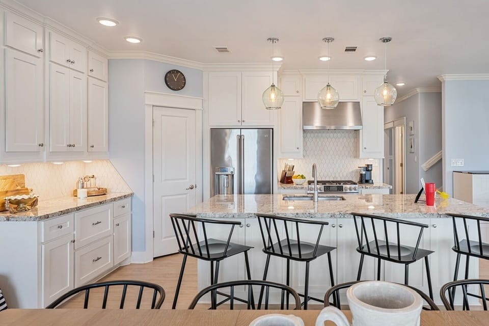 House, 4 Bedrooms | Private kitchen | Coffee/tea maker, fridge, oven, toaster