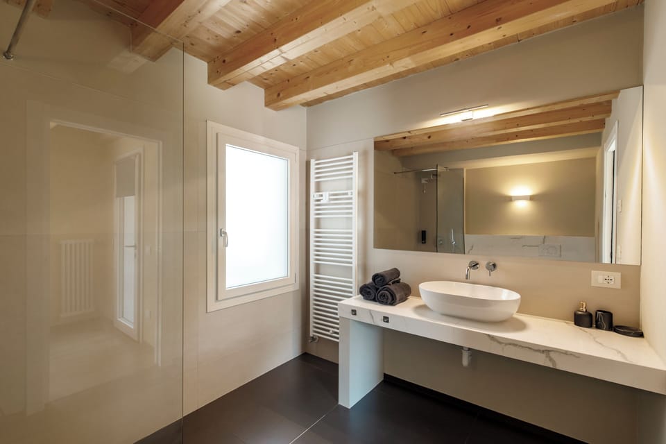 Comfort Room, Mountain View | Bathroom