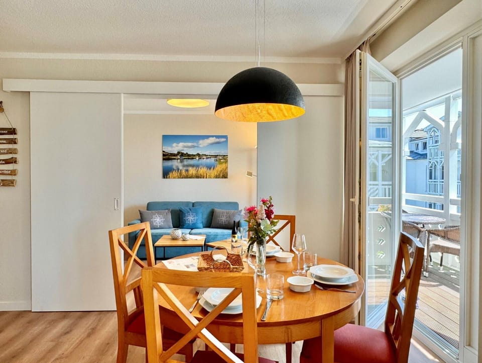 Apartment | Dining
