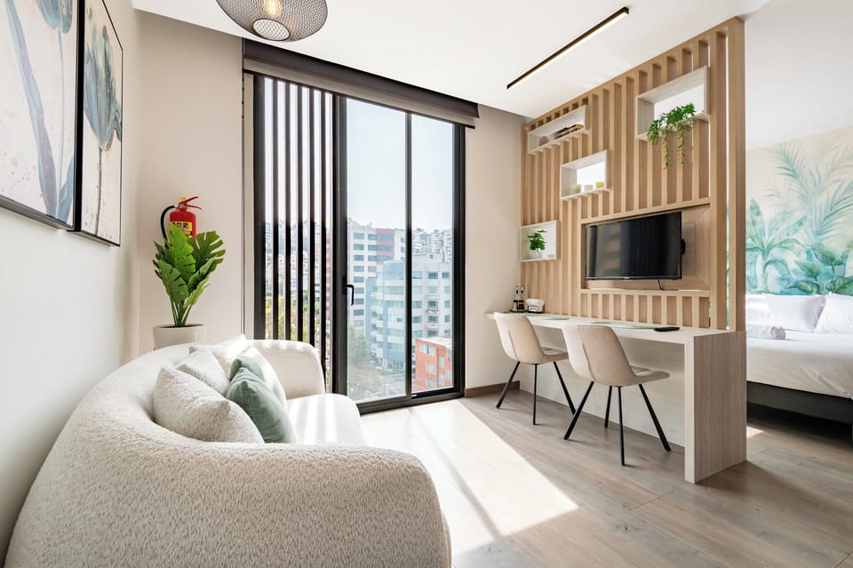 Luxury Studio, Pets Allowed, Hill View | Living area