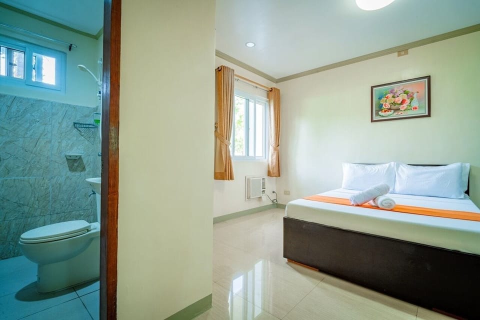 Standard Double Room | WiFi (free), bed sheets