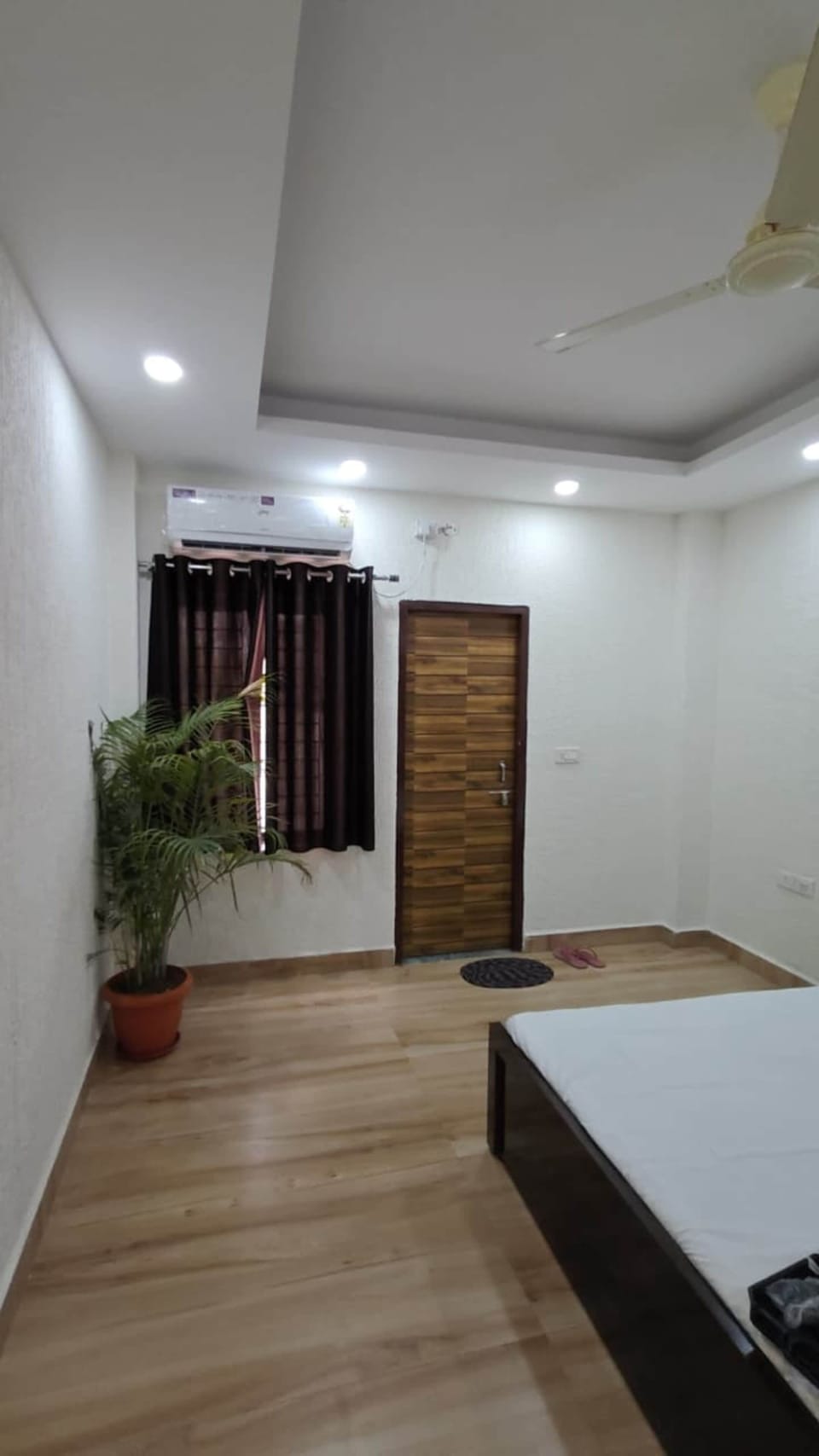 Villa | Rollaway beds (surcharge), bed sheets