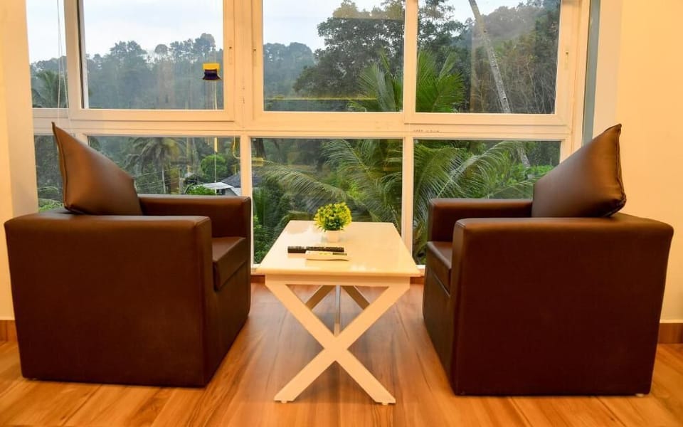Deluxe Double Room, 1 King Bed, Mountain View | Interior